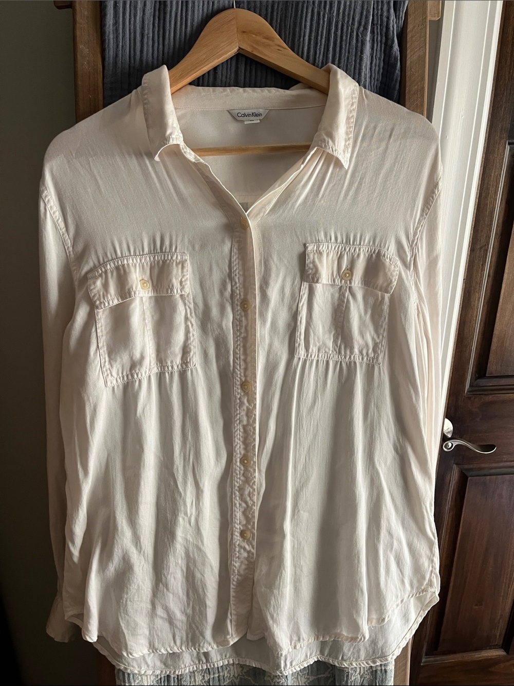 Vintage Calvin Klein Button down size large 90’s BUTTER MOM!😊
